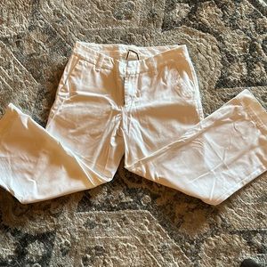 GAP White Capri Pants